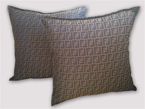 cuscini fendi con strass|Collezione Accessori Casa & Arredo di Design .